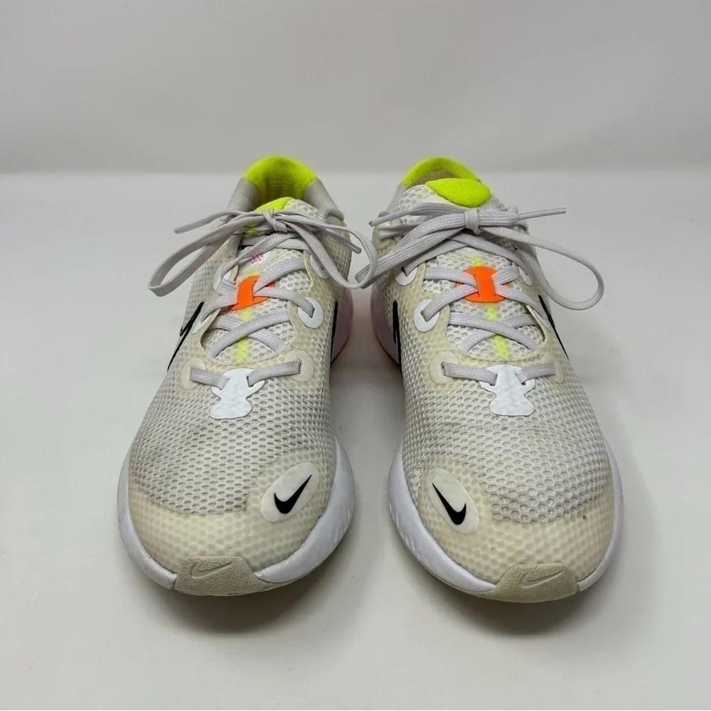 Nike Renew Run Platinum Pink Blast Lace Up Athletic Sneakers Size 6.5 Y (EU 39)
